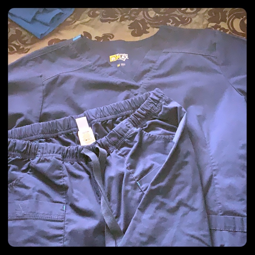 Wonder wink Flex scrubs